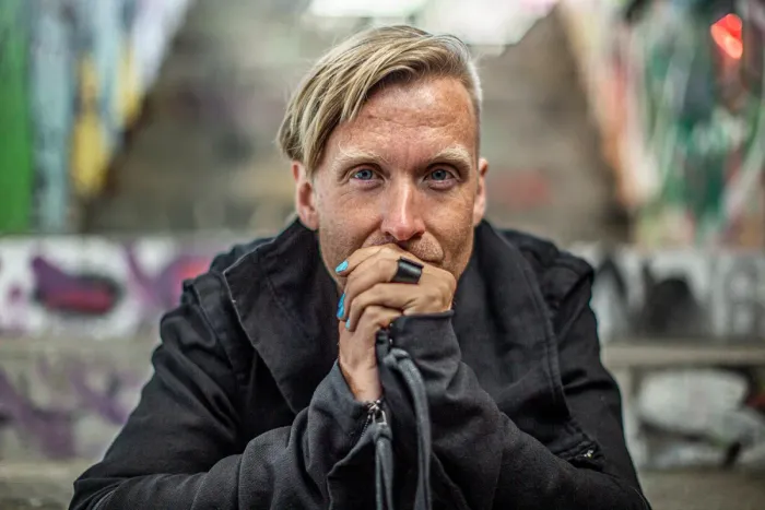 Portrettbilde av poeten og artisten Åsmund Seip